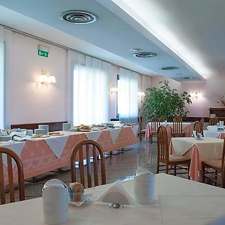 格隆德旅馆 酒店 4*