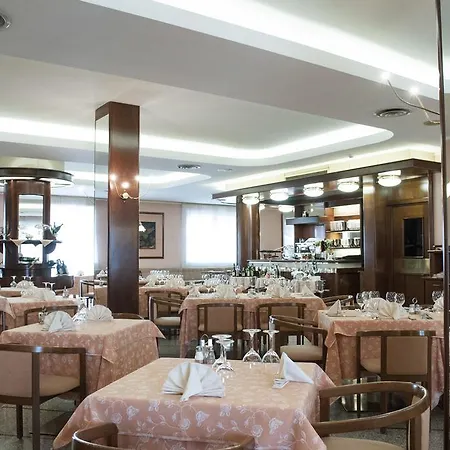 Le Gronde Hotel Cava Manara