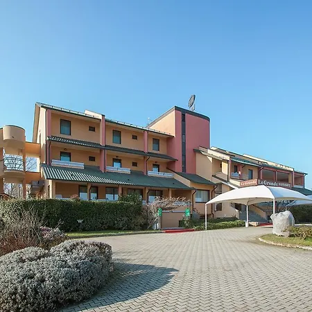 Le Gronde 4* Cava Manara