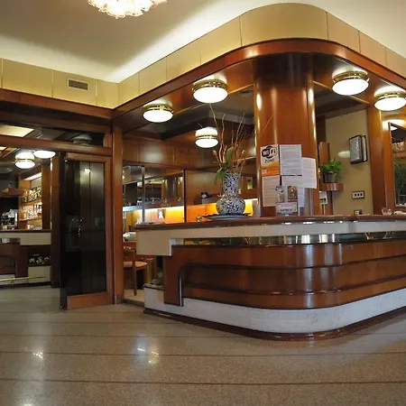 Hotel Le Gronde Cava Manara